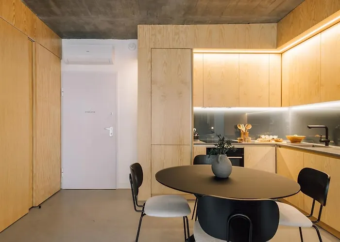 Azenhas - 1 Bedroom And Parking In Santo Antonio * Lissabon
