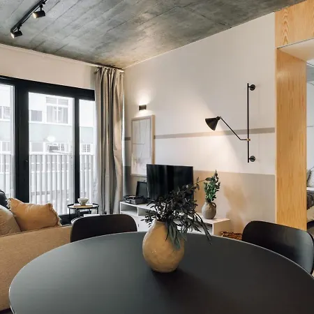 Azenhas - 1 Bedroom And Parking In Santo Antonio Lissabon