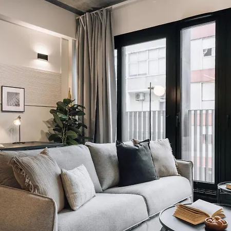 Azenhas - 1 Bedroom And Parking In Santo Antonio Lissabon