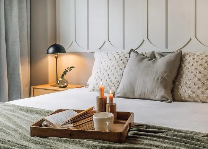 Azenhas - 1 Bedroom And Parking In Santo Antonio * 리스본
